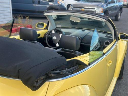 2008 Volkswagen New Beetle SE