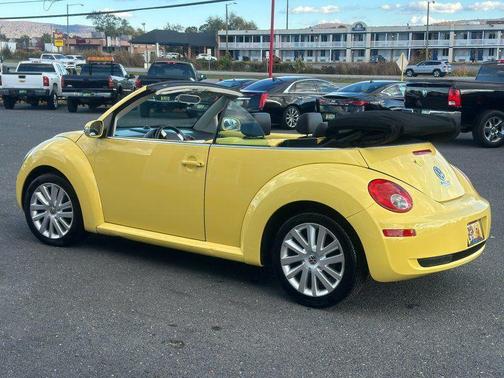 2008 Volkswagen New Beetle SE