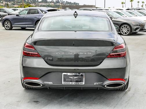 Makalu Gray 2026 Genesis G70 2.5T