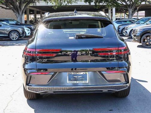 Vik Black 2026 Genesis GV70 2.5T Select