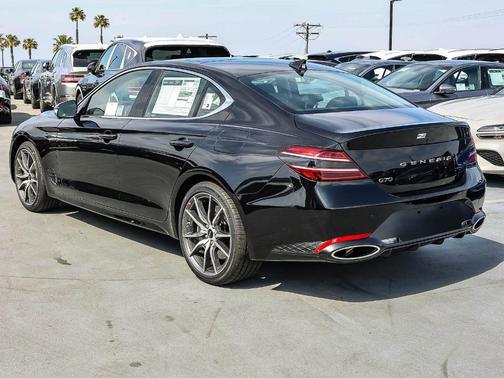 Vik Black 2026 Genesis G70 2.5T Prestige