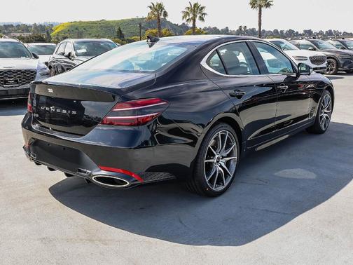 Vik Black 2026 Genesis G70 2.5T Prestige