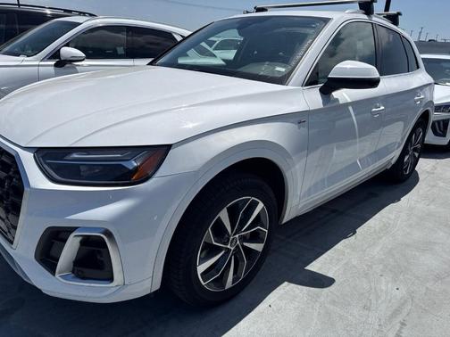 Arkona White 2024 Audi Q5 45 S line quattro Premium