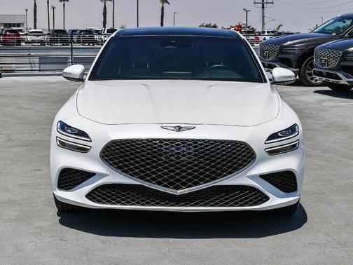 Uyuni White 2023 Genesis G70 2.0T