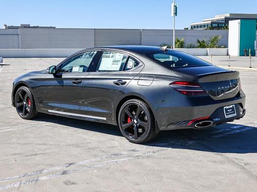 Makalu Gray 2027 Genesis G70