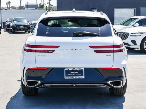 Uyuni White 2026 Genesis GV70 2.5T Sport Prestige