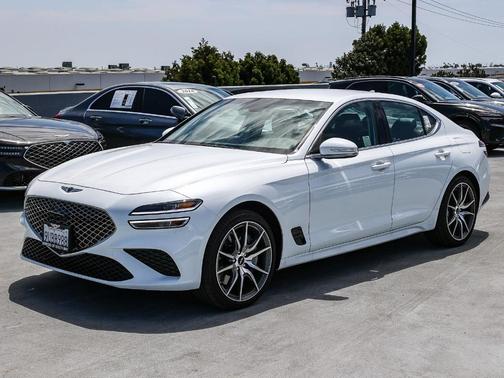 Uyuni White 2026 Genesis G70 2.5T