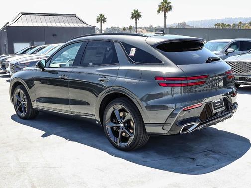 Makalu Gray 2027 Genesis GV70 2.5T
