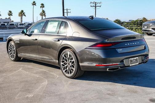Makalu Gray 2026 Genesis G90 3.5T e-SC
