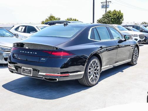 Vik Black 2026 Genesis G90 3.5T e-SC