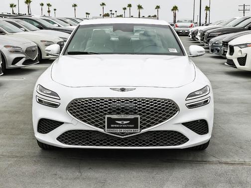 Alta White 2025 Genesis G70 2.5T