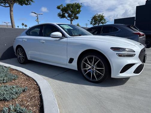 Alta White 2025 Genesis G70 2.5T