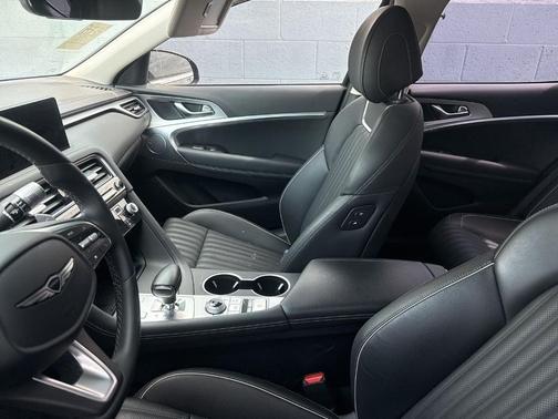 Vik Black 2026 Genesis G70 2.5T Prestige