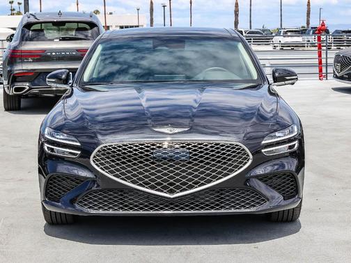 Vik Black 2026 Genesis G70 2.5T Prestige