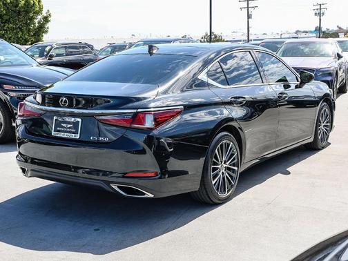 Obsidian Black 2022 Lexus ES 350 Base