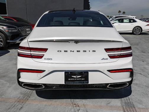 Uyuni White 2026 Genesis G80 2.5T