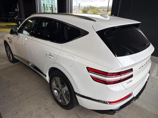 Uyuni White 2024 Genesis GV80 3.5T