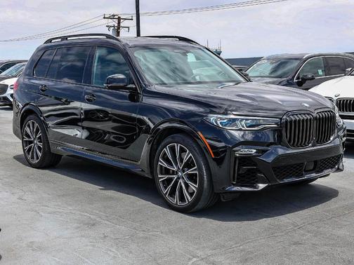 Black Sapphire Metallic 2021 BMW X7 M50i