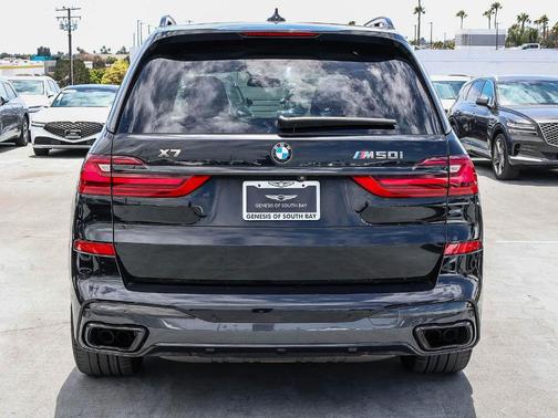 Black Sapphire Metallic 2021 BMW X7 M50i