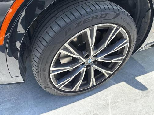 Black Sapphire Metallic 2021 BMW X7 M50i