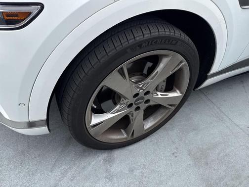 White 2023 Genesis GV80 3.5T