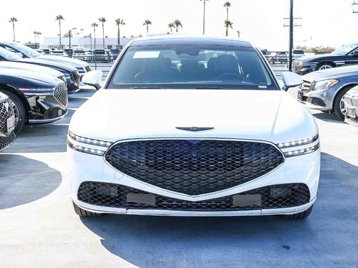 Uyuni White 2026 Genesis G90 3.5T e-SC Prestige Black
