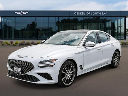 Uyuni White 2026 Genesis G70 2.5T Prestige