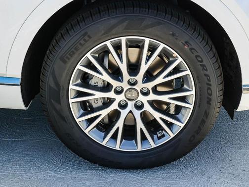 UYH 2027 Genesis GV80 2.5T