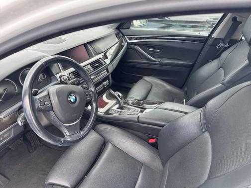 White Metallic 2016 BMW 535 i