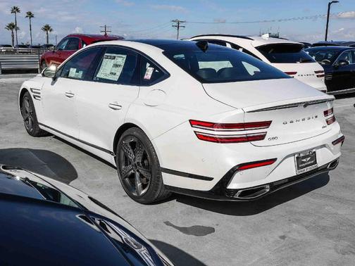 Uyuni White 2026 Genesis G80 2.5T Sport Prestige
