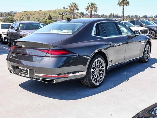 Makalu Gray 2026 Genesis G90 3.5T e-SC