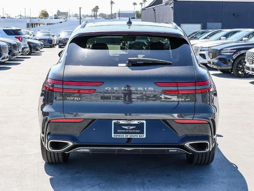 Makalu Gray 2026 Genesis GV70 3.5T Sport Prestige