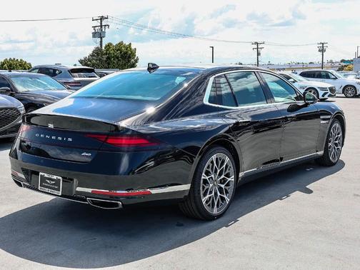 Vik Black 2026 Genesis G90 3.5T e-SC