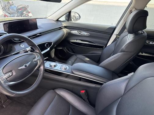 Vik Black 2025 Genesis GV70 2.5T