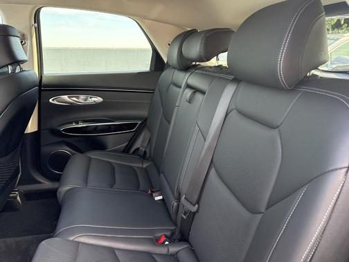 Vik Black 2025 Genesis GV70 2.5T