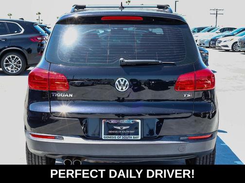 Deep Black 2016 Volkswagen Tiguan S