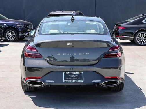 Makalu Gray 2026 Genesis G70 2.5T Prestige