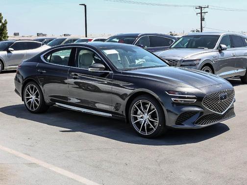 Makalu Gray 2026 Genesis G70 2.5T Prestige