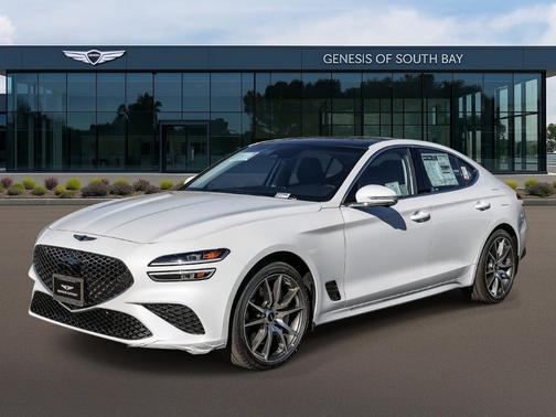 Uyuni White 2026 Genesis G70 2.5T Prestige