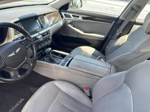 Santiago Silver 2018 Genesis G80 3.8
