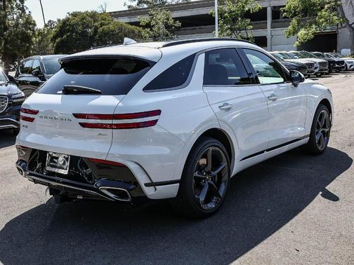 Uyuni White 2026 Genesis GV70 2.5T Sport Prestige