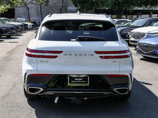 Uyuni White 2026 Genesis GV70 2.5T Sport Prestige