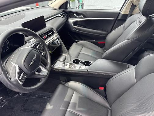 Uyuni White 2025 Genesis G70 2.5T