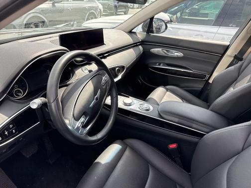 2025 Genesis GV70 2.5T