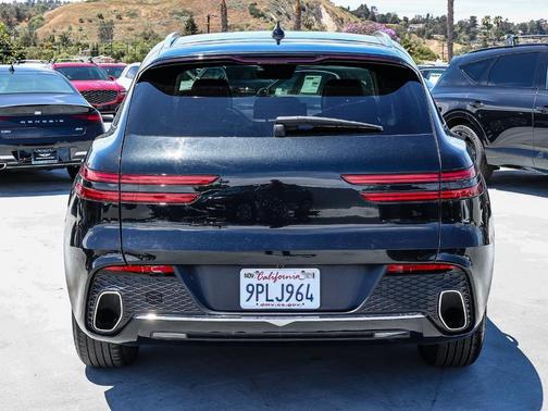 Vik Black 2025 Genesis GV70 2.5T