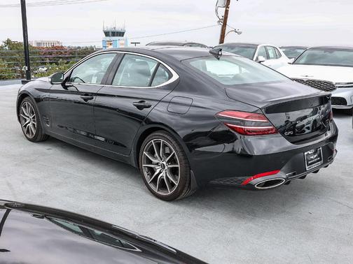 Vik Black 2026 Genesis G70 2.5T Prestige