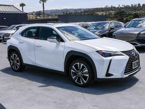 White Pearl 2024 Lexus UX 250h Base