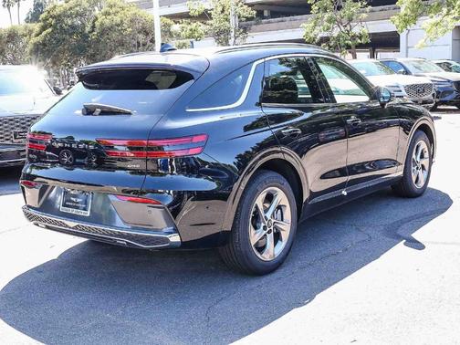 Vik Black 2026 Genesis GV70 2.5T Advanced