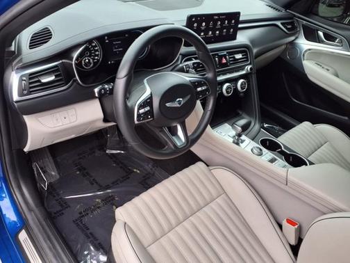 2022 Genesis G70 2.0T