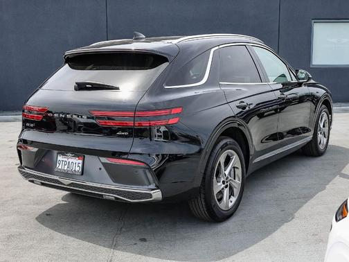 Vik Black 2026 Genesis GV70 2.5T